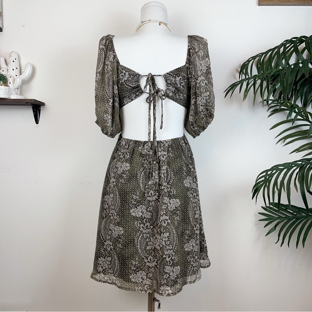 En Saison Teyana Square Neck Cut Out Mini Dress Olive Floral - Picture 5 of 7